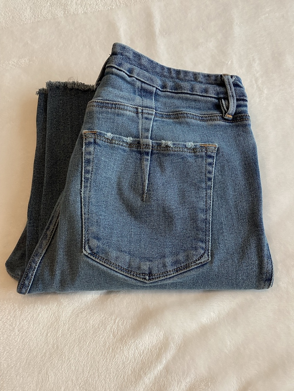 Good American High Rise Raw Hem Jean Distressed Classic Straight  Leg 10 Indigo